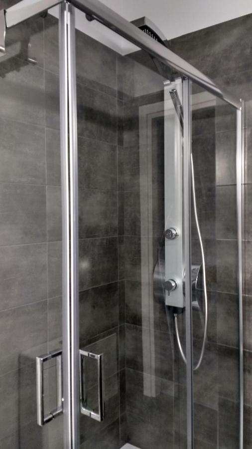 Silver Moon Kini Kamer foto